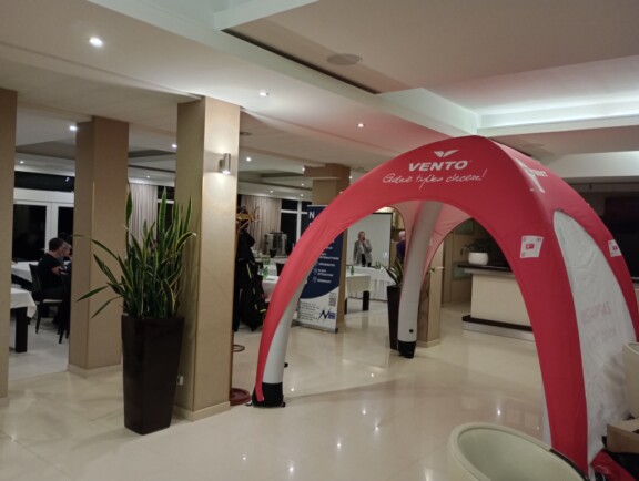 Pneumatisches Zelt aufblasbar B1 Pneumatisches Zelt aufblasbar B1